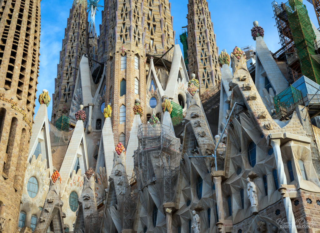 Bread and wine (grapes) are incorporated in the pinnacles 