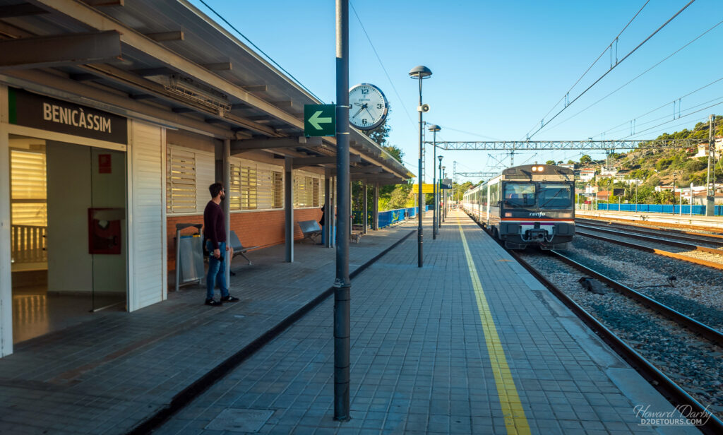 Train arriving in Benicàssim