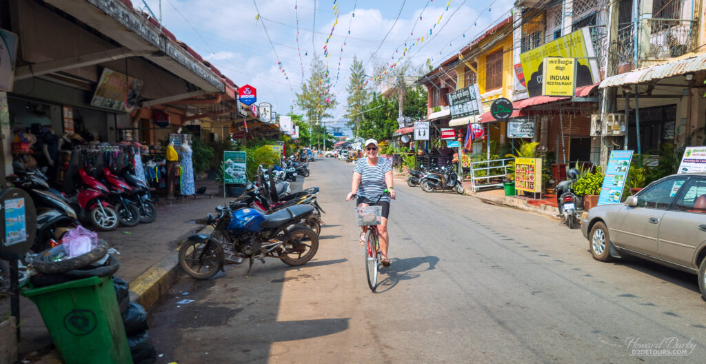 Cycling around Kampot on the bikes provided by our hotel