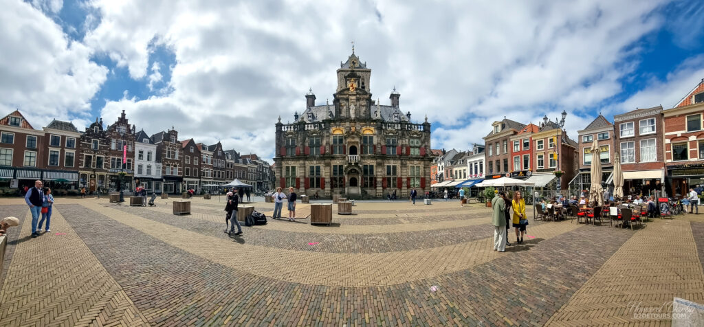 Cameretten town square in the middle of Delft
