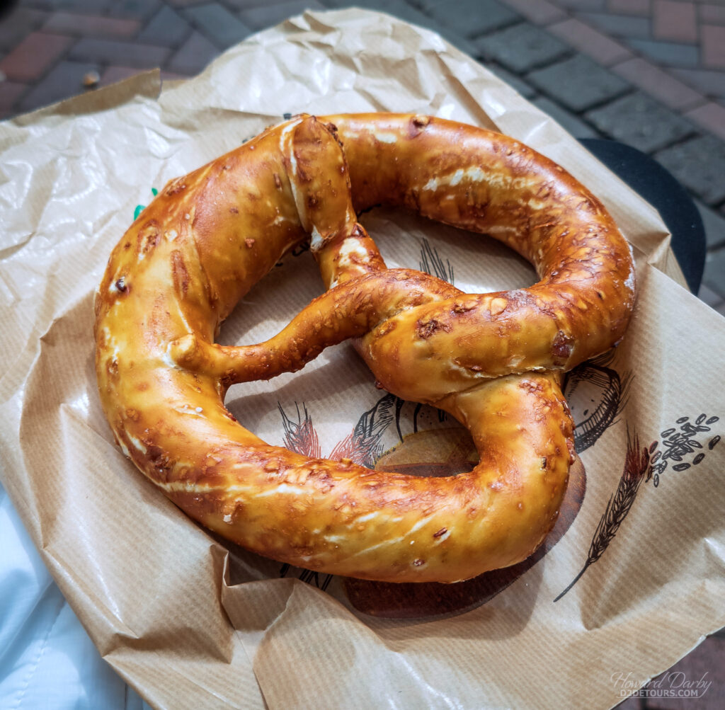 Pretzel with ham and onion inside