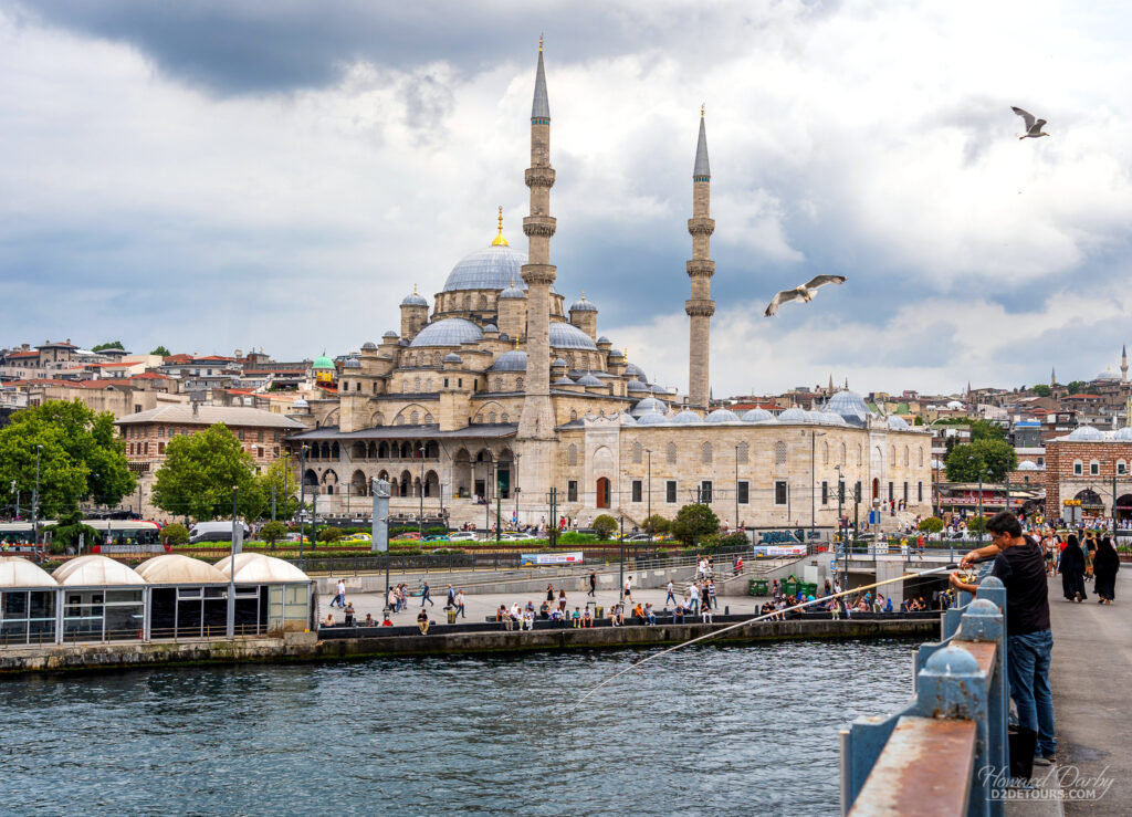 The Yeni Cami Mosque as seen from the Galata bridge