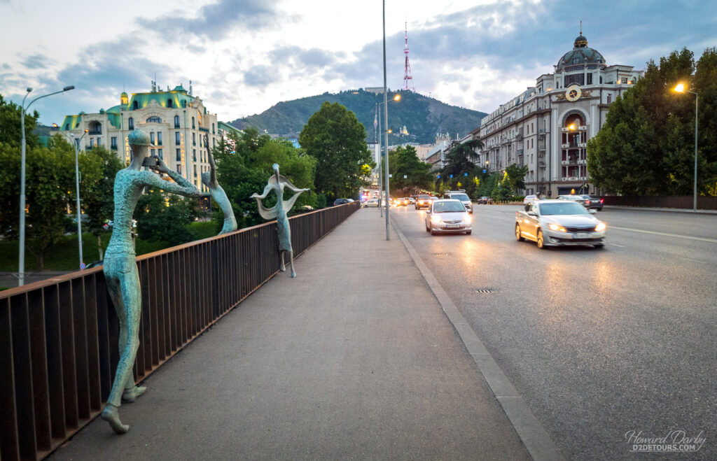 Statues on the Nikoloz Baratashvili Bridge